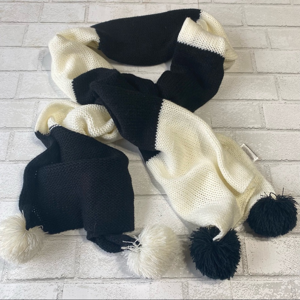BCBGeneration Pom Pom‎ Scarf